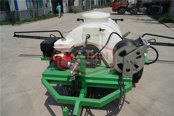 Tralied turf sprayer,sprayer