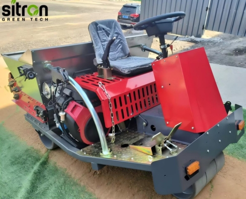 TDR1200 Riding Turf Top Dresser
